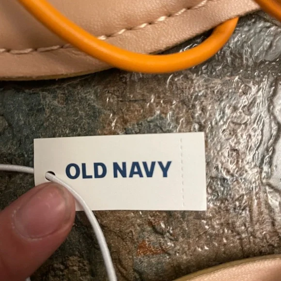 !NWT! Old Navy women’s faux leather sandals size 11 - Picture 4 of 8